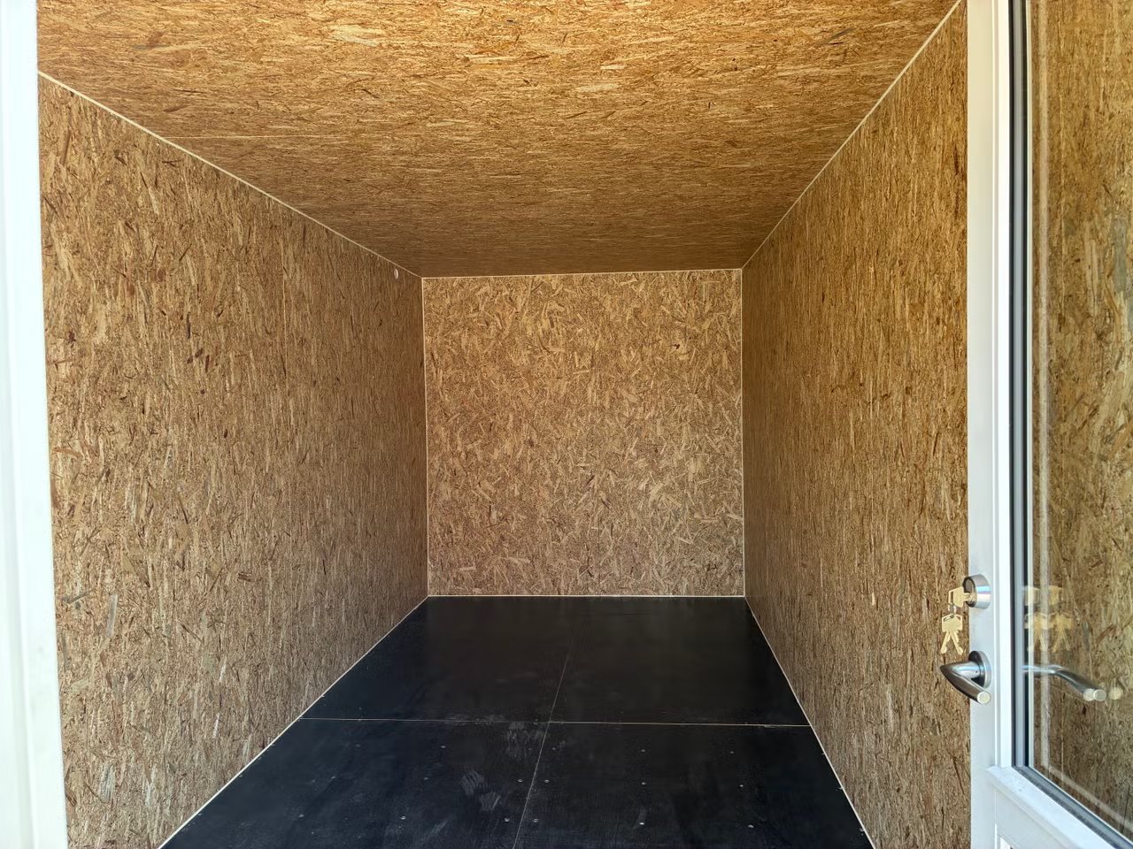 Isoliercontainer 20ft – Innenansicht OSB
