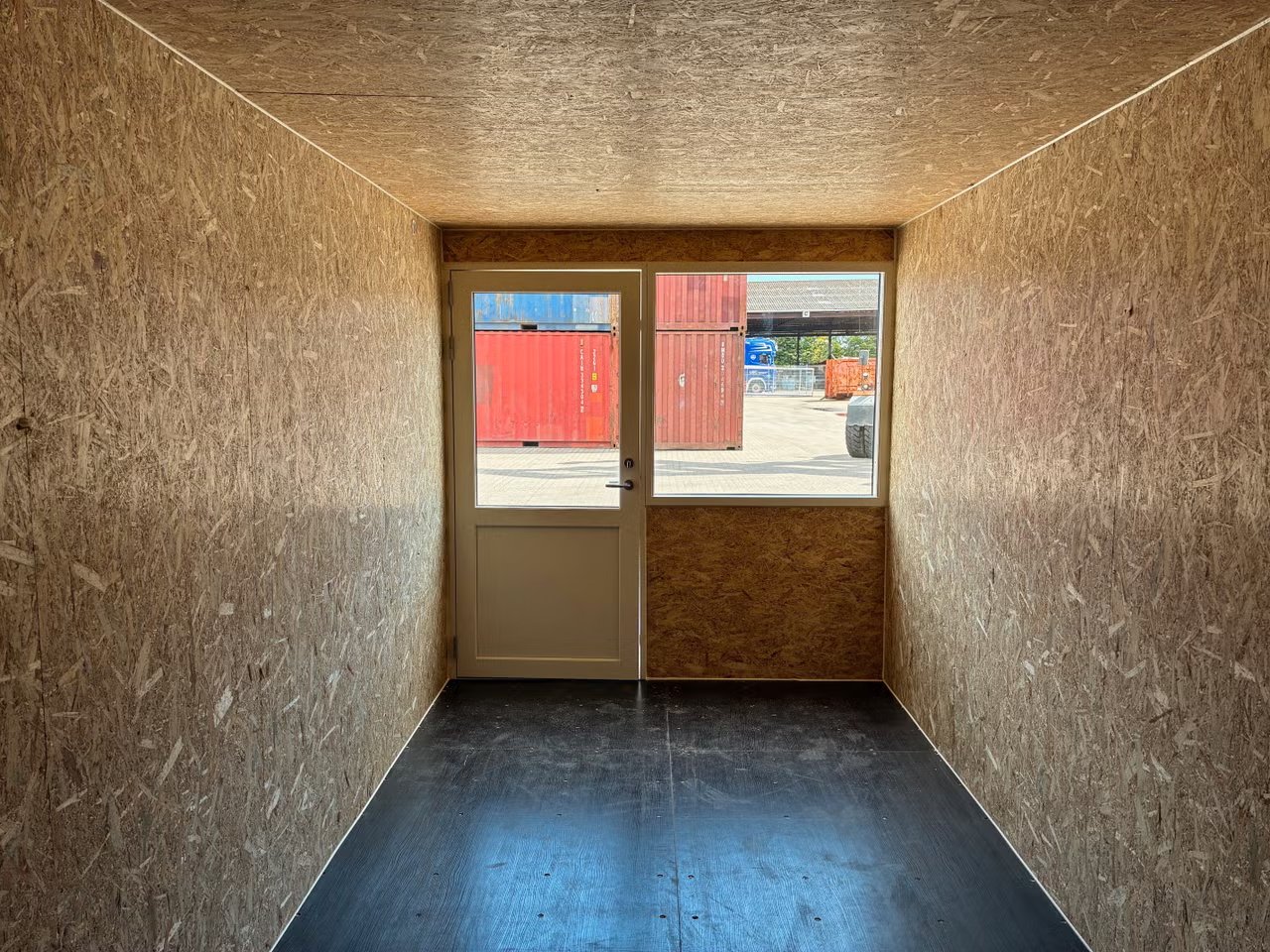 Isoliercontainer 20ft – Innenansicht Rückwand