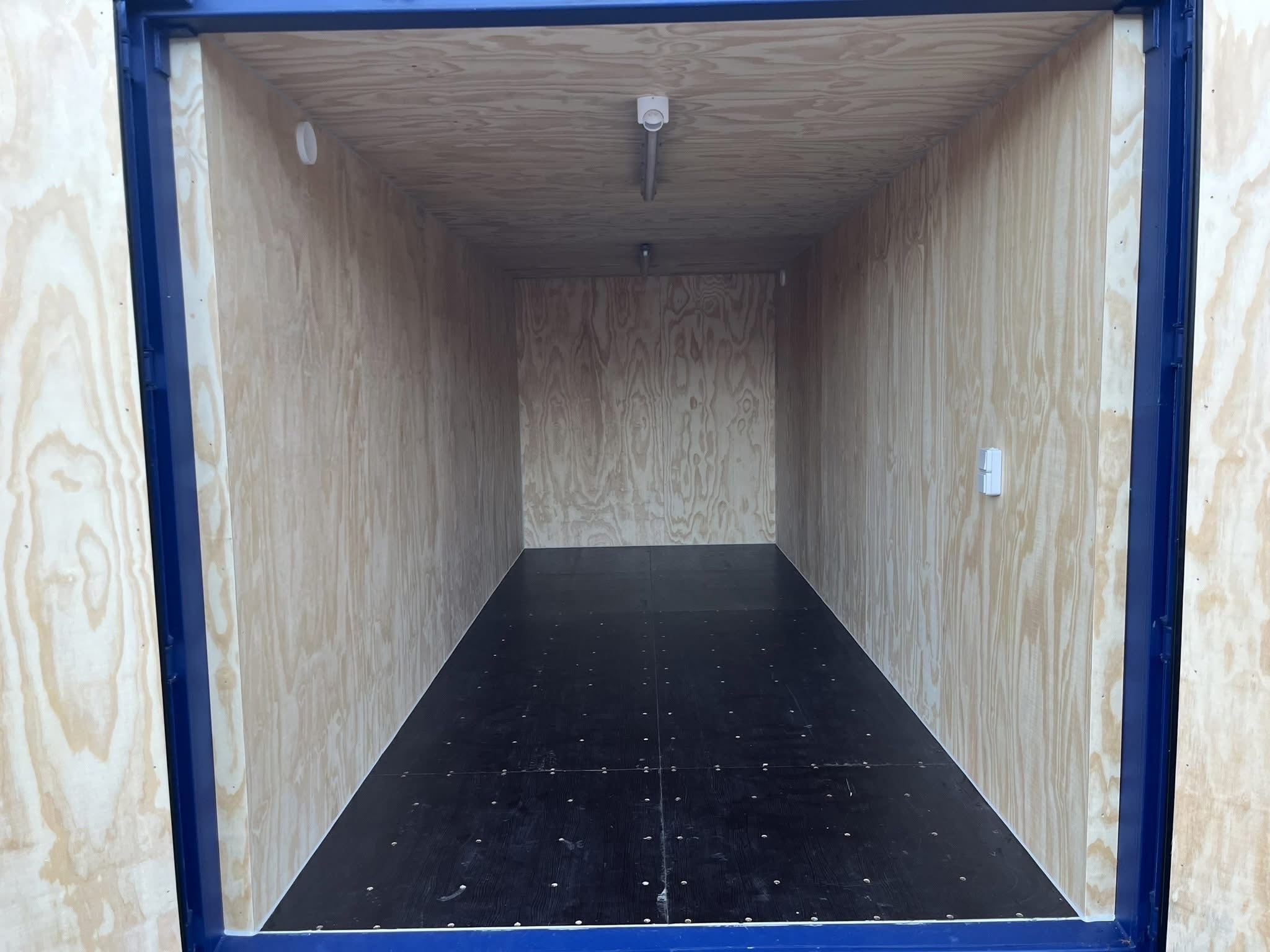 Rot Seecontainer 20ft - Schrägansicht klein