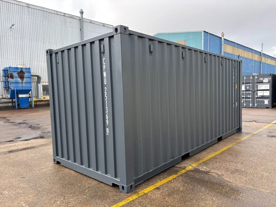 Rot Seecontainer 20ft - Seitenansicht