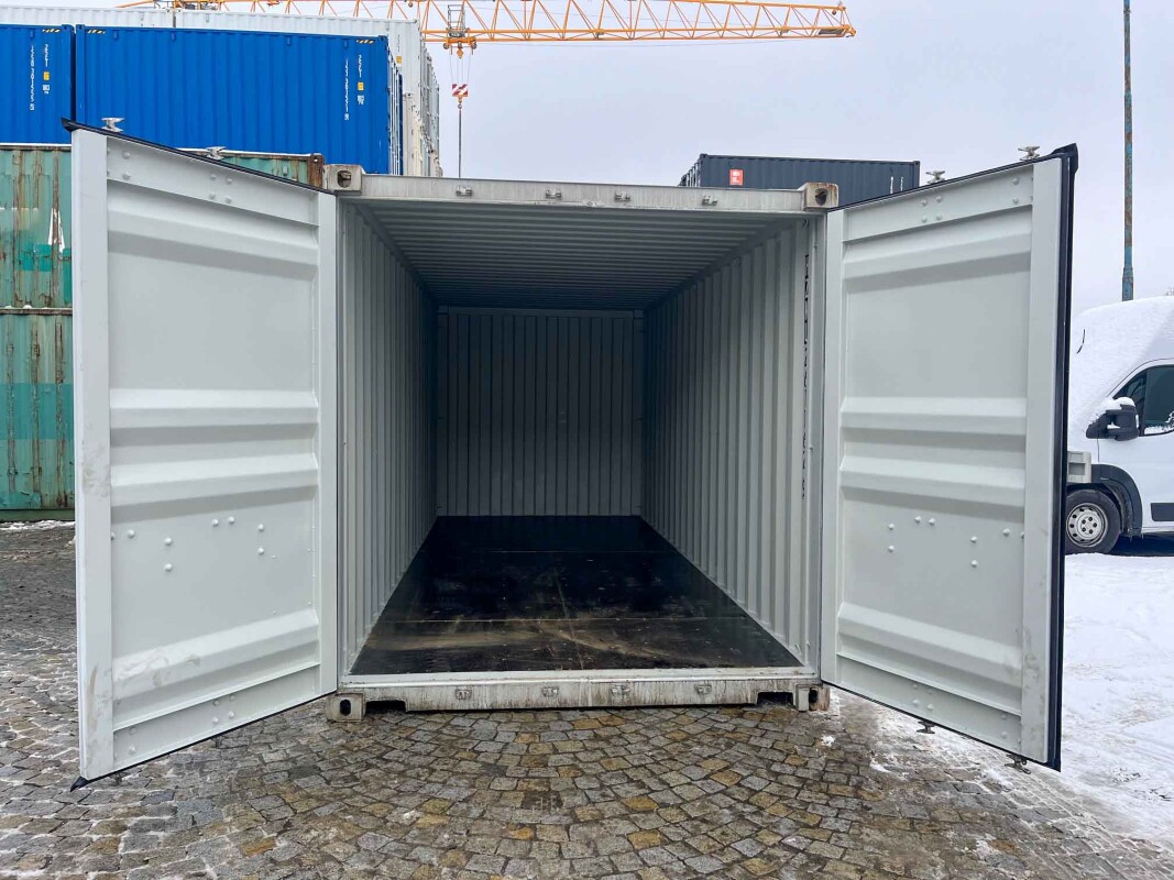 Weiß Seecontainer 20ft - Türen offen
